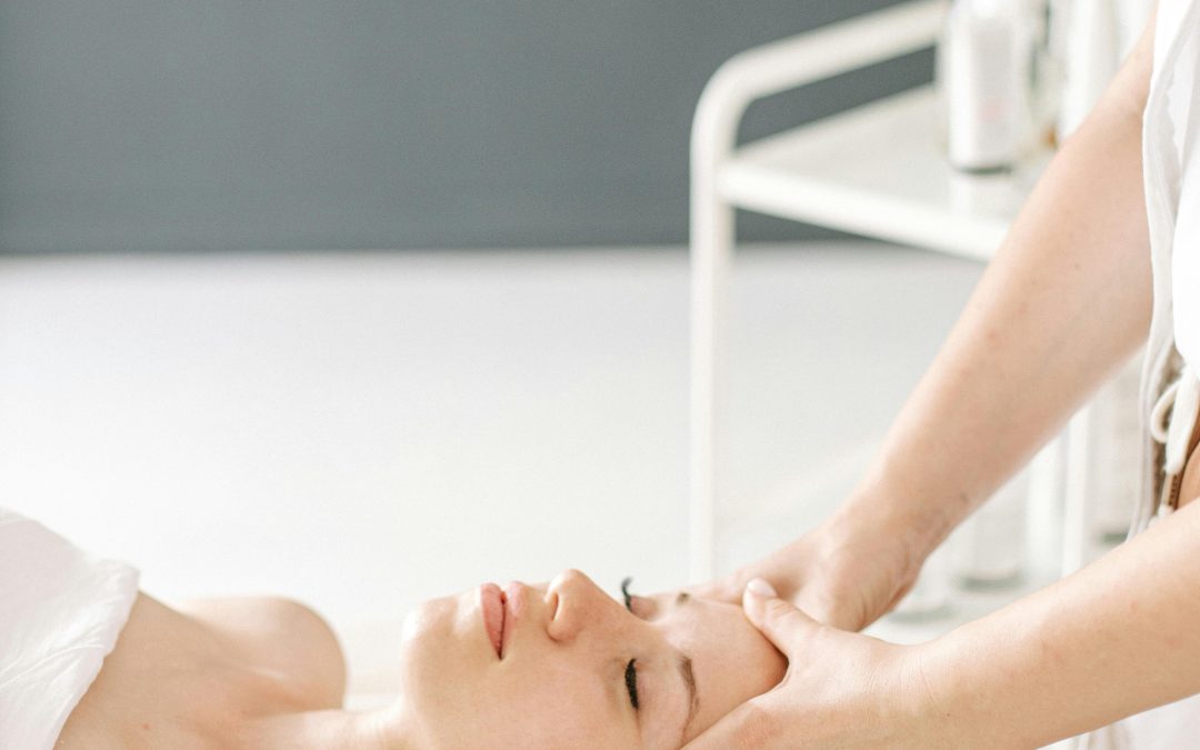Lymphatic Drainage with HydraFacials: Glow and Detox Naturally