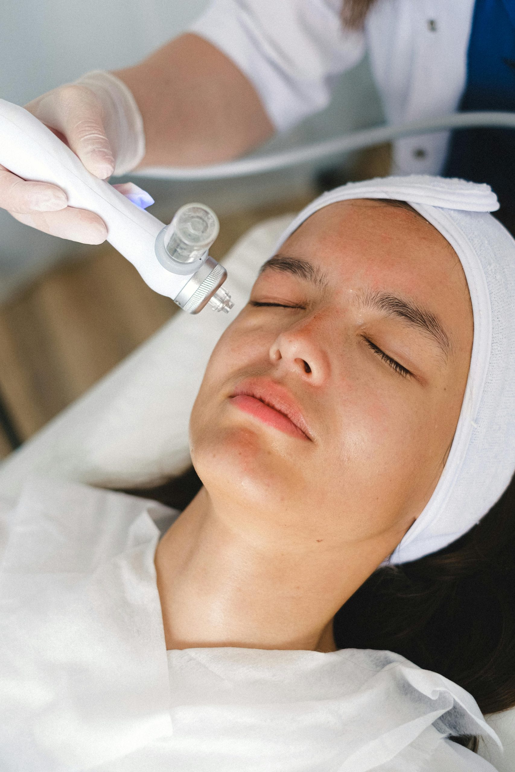 Hydrafacial being done on a woman from Bismark, ND.
